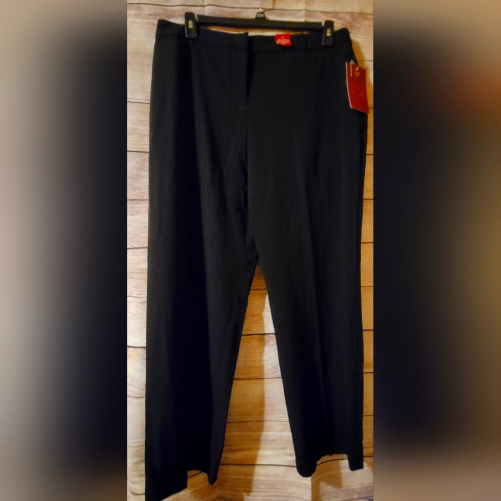 Curvy fit black pants